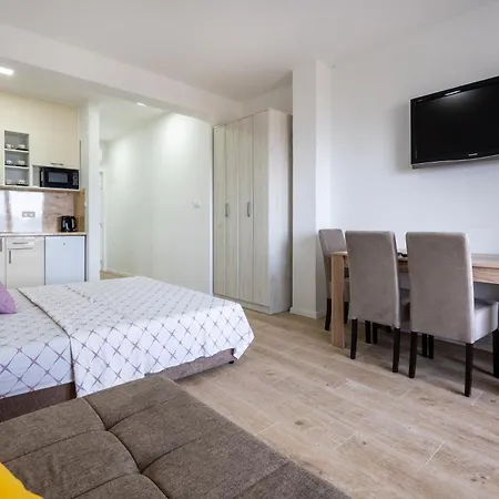 Apartament Neuense *