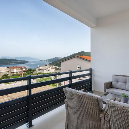 Neuense Apartment *